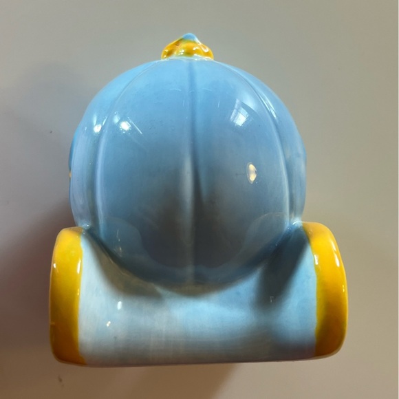 Disney Cinderella Carriage & Castle Salt and Pepper Shaker Set - Picture 16 of 16